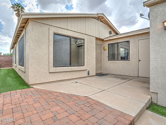 5th image of 2407 N Palo Hacha Dr