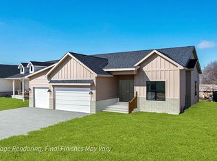 780 NE Badger Ln, Waukee, IA 50263