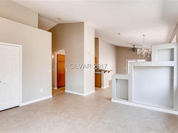 3rd image of 335 Laguna Glen Dr