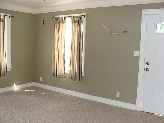 4th image of 531 Lewis Ave #0