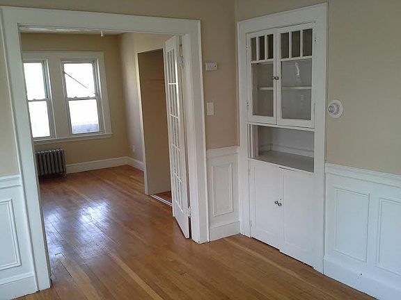 5th image of 29 Gibson St APT 2R