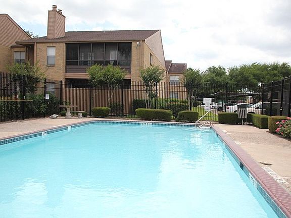 3rd image of 10555 Turtlewood Ct Unit 204