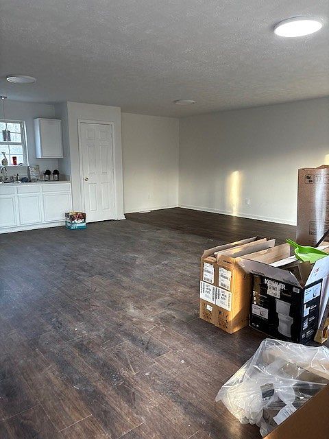 2nd image of 9072 Redbud Ln