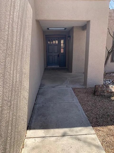 3 bed, 2160 sqft, $2,850 — Photo 3