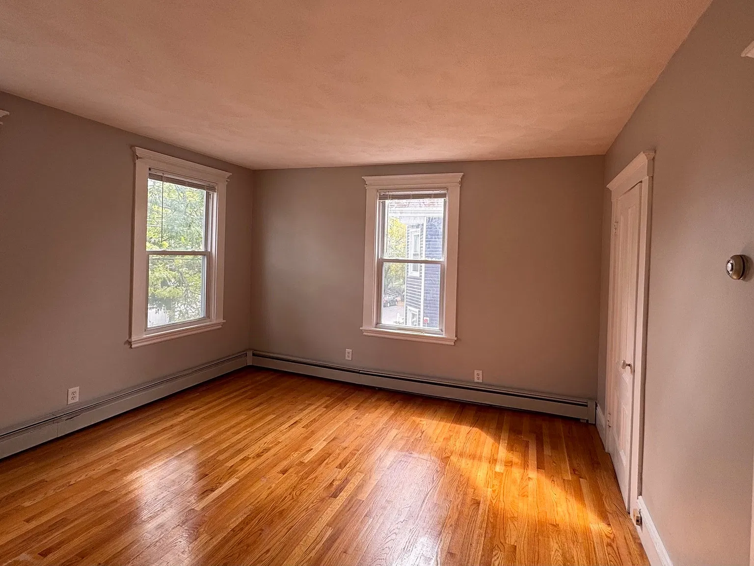 3 bed, 1400 sqft, $3,550 — Photo 3