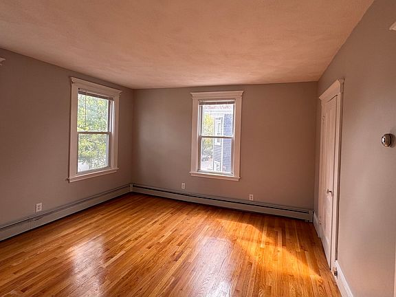 3rd image of 17 Farragut Ave #2