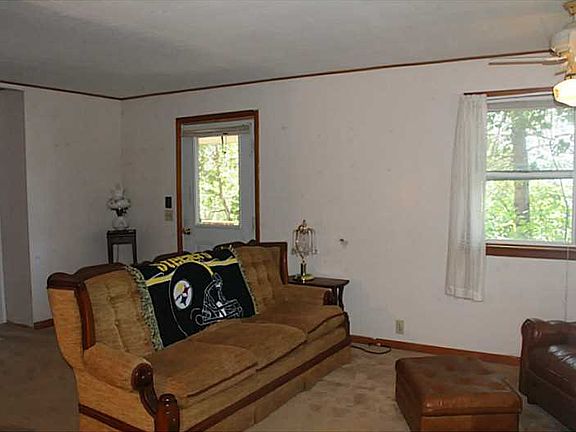 3rd image of 555 Randolph St