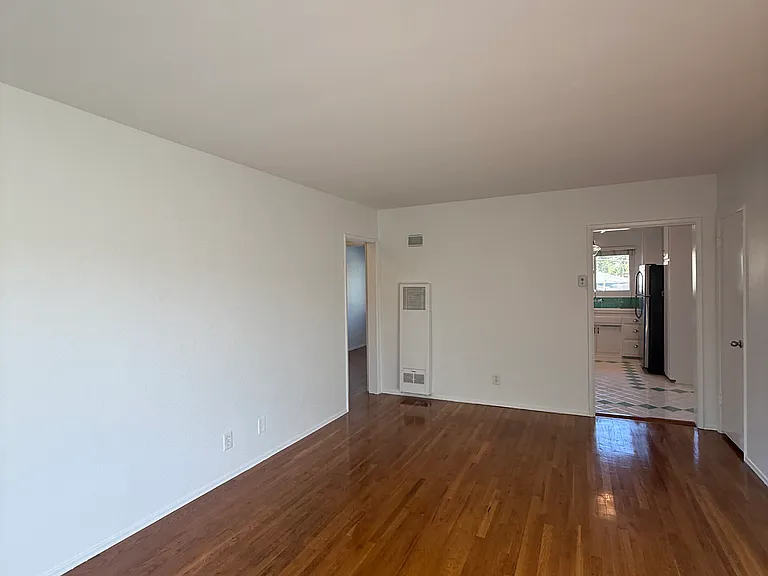 2640 Saint George St #11 — Photo 17