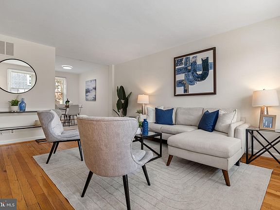 4th image of 3337 S Wakefield St #B