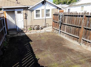 576 N 8th Ave, Upland, CA 91786