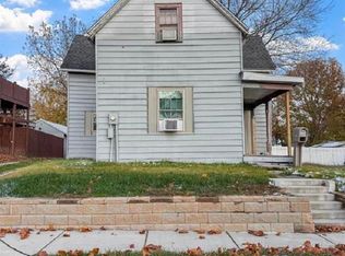 1013 N 3rd St, Boonville, IN