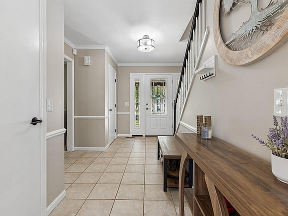 4th image of 4165 Surrey Ln