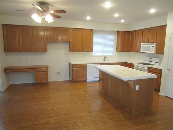 5th image of 31073 Manford Dr