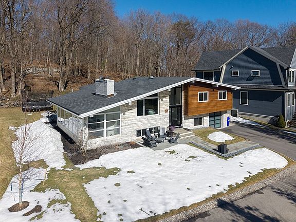 3rd image of 30 Billings Ln