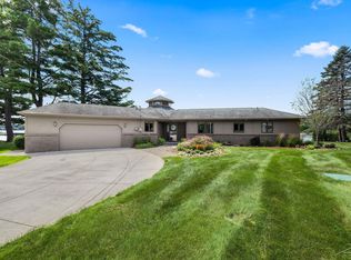 4991 N Pointe Dr, Sanford, MI 48657