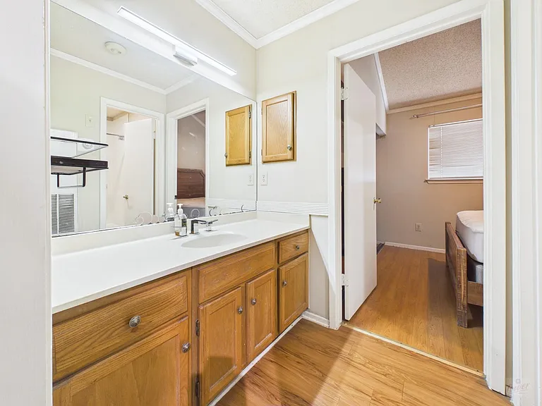 1905 San Gabriel St #206 — Photo 8