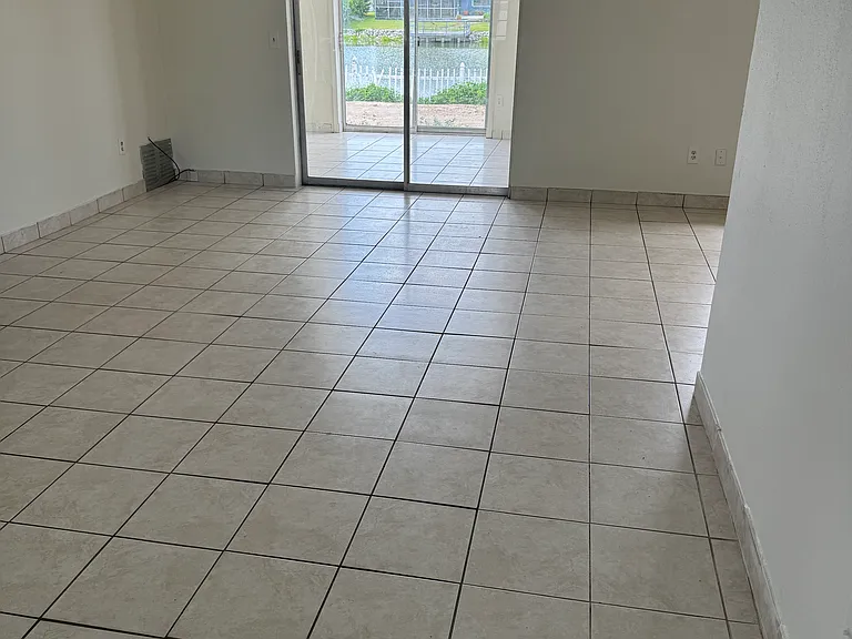 3852 Sunray Dr — Photo 8
