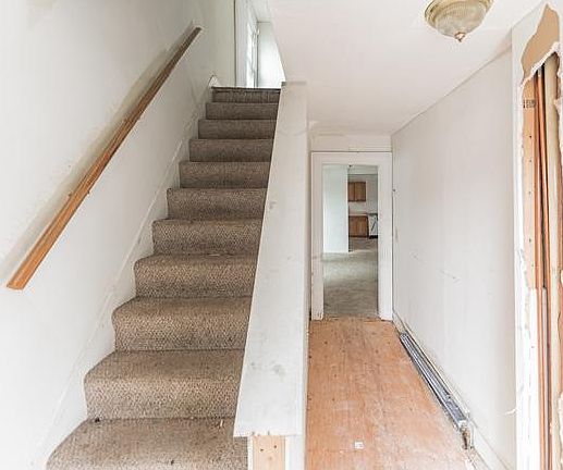 3rd image of 112 Cottage St