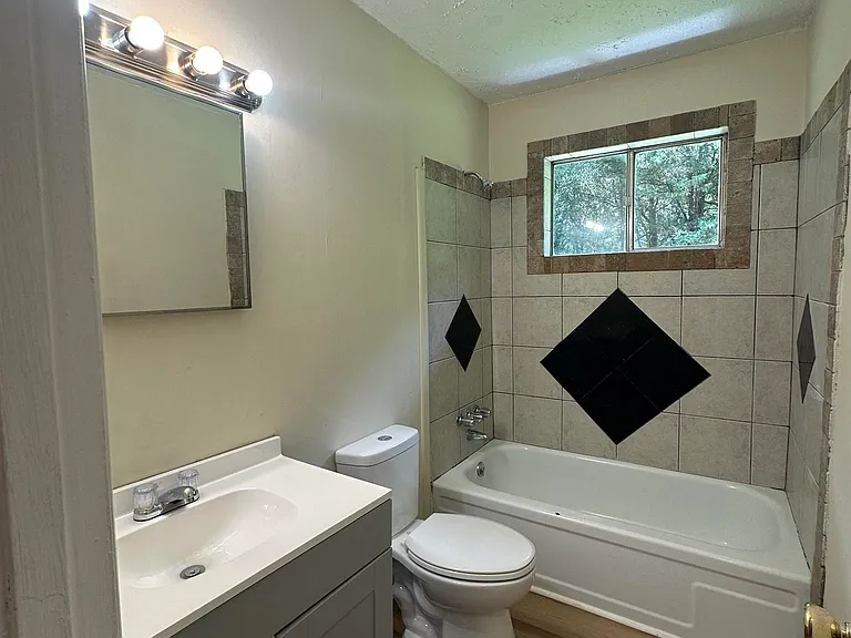 2302 Macy Ave — Photo 10