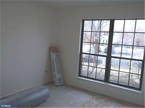 4th image of 35 Cheshire Dr #3007