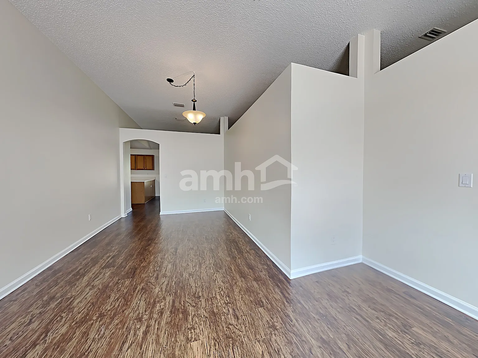 4 bed, 2.0 bath, 2002 sqft, $2,190 — Photo 4