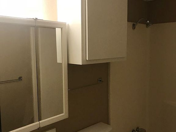 4th image of 108 Pebble Creek Dr APT 4