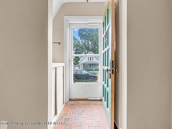 2nd image of 2508 Harding Ave