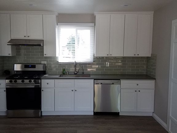 3rd image of 729 N Walnuthaven Dr