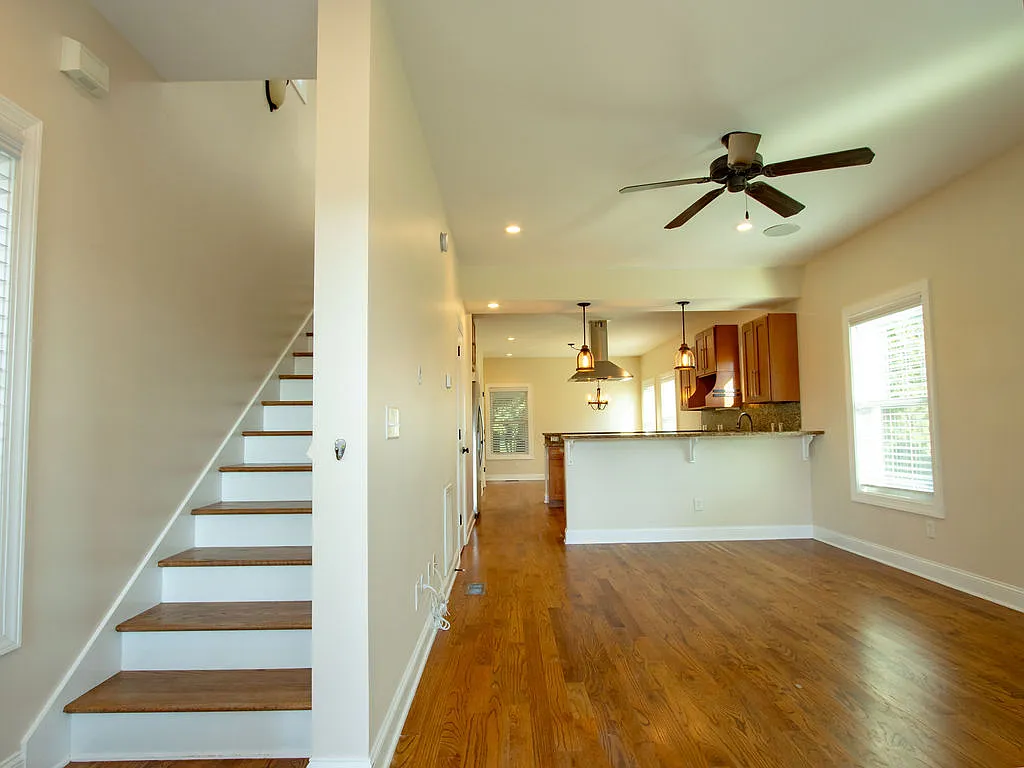 3 bed, 1600 sqft, $3,000 — Photo 4