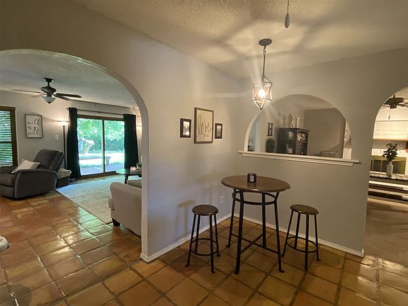 5th image of 407 NW 73rd St