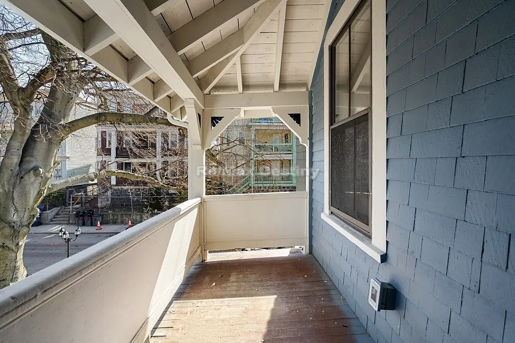 4 bed, 3.0 bath, 1992 sqft, $4,600 — Photo 2