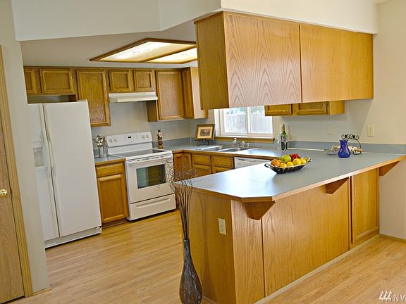 3rd image of 1306 Summerfield Dr SE