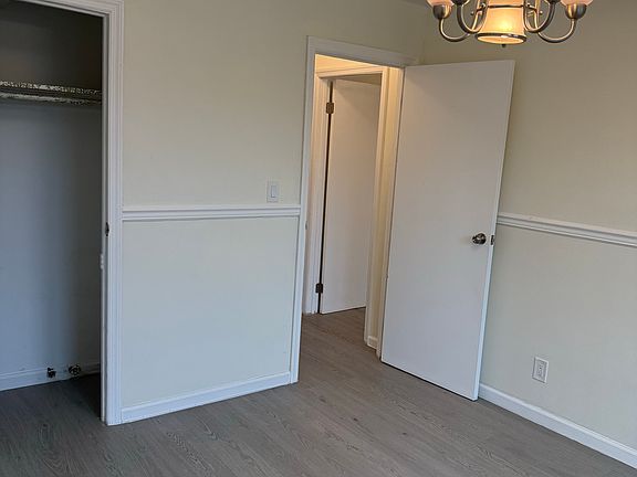 4th image of 10 Briarwood Rd Floor 2