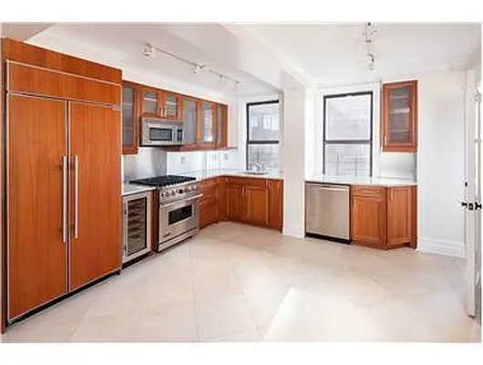 Rented by Douglas Elliman | media 24