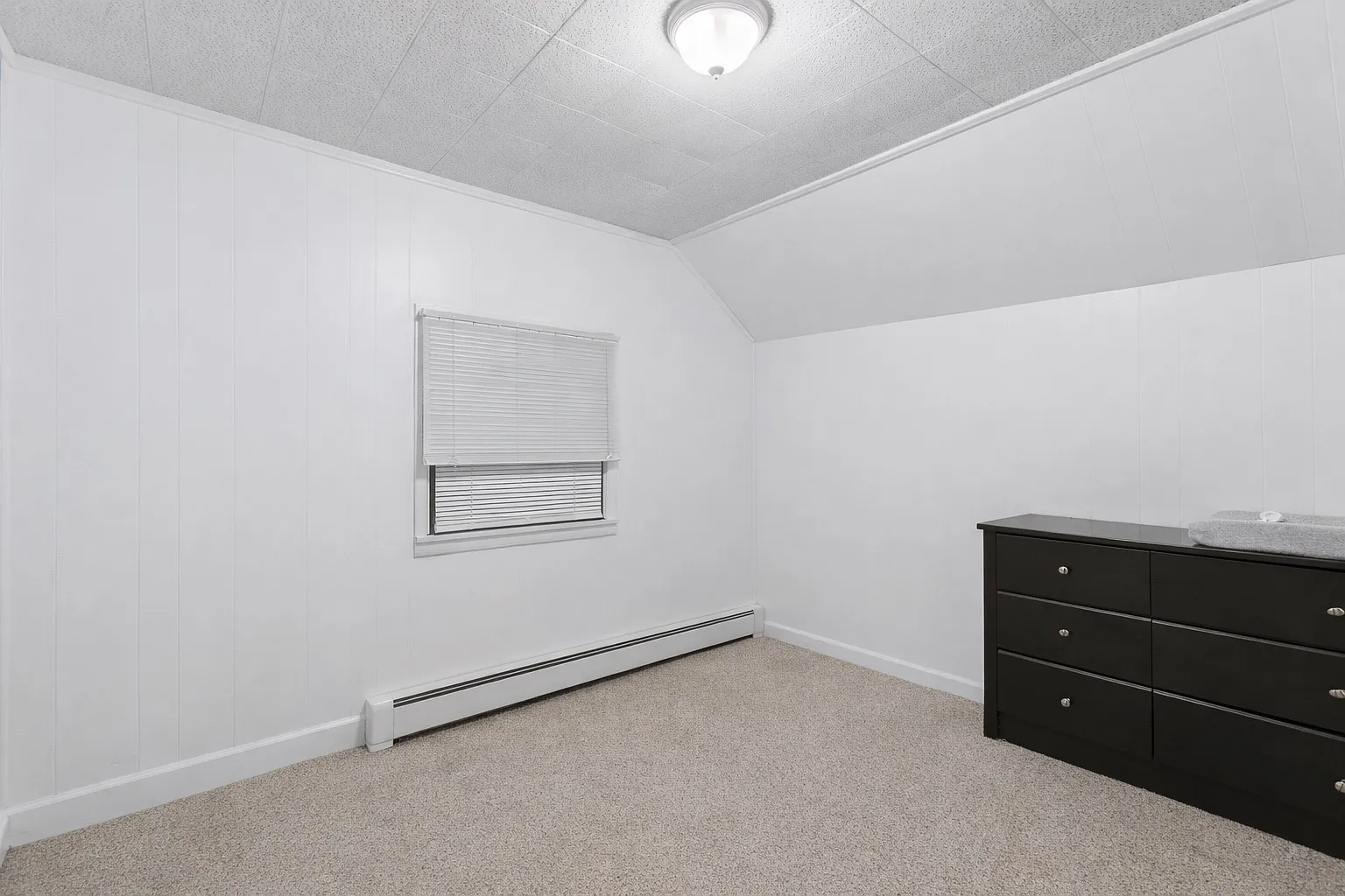 3 bed, 1100 sqft, $1,900 — Photo 4