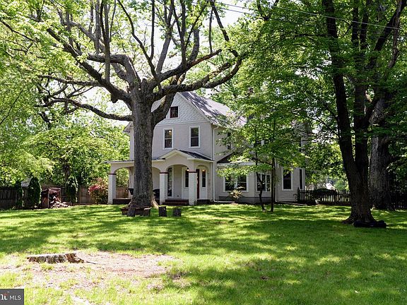 2nd image of 550 Reading Ave