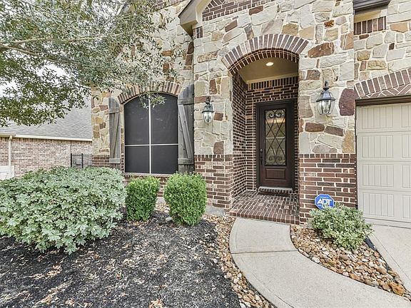 4th image of 46 Hearthshire Cir