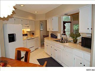 3rd image of 3706 Armitage Dr