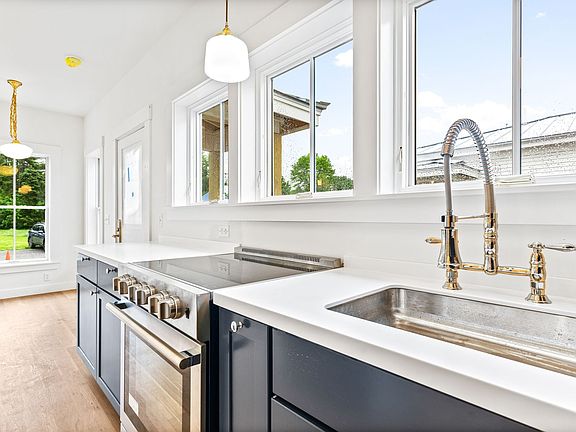 5th image of 55 Weston Ave #5