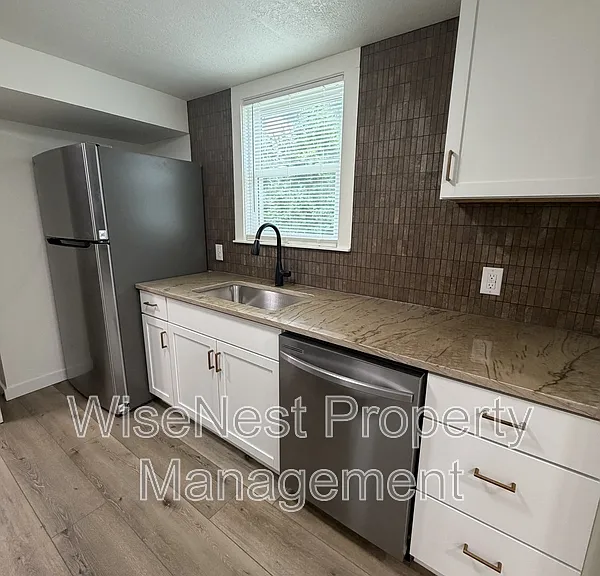 1100 S Savage St — Photo 10