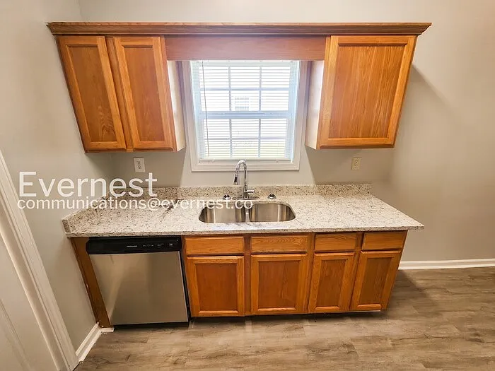 319 Bridgeport Ln — Photo 7