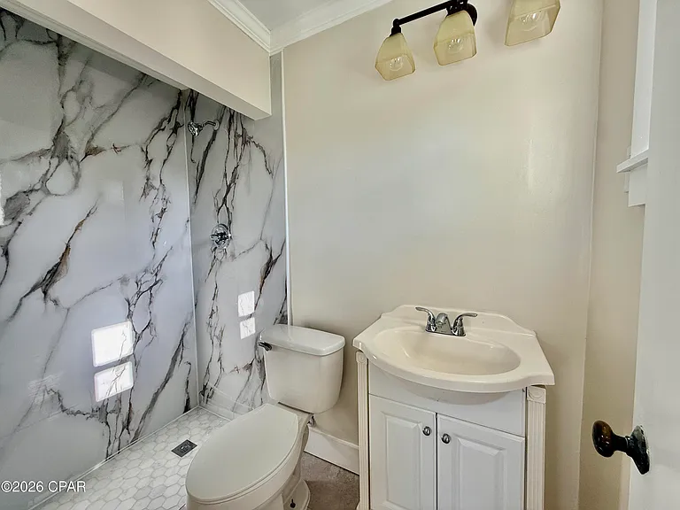 3906 W 24th Ct — Photo 10