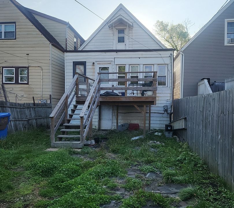 2nd image of 2040 N Kildare Ave