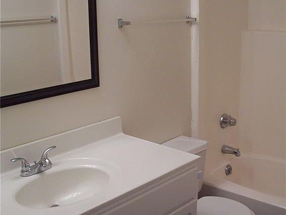 5th image of 4334 Edith Ln APT G