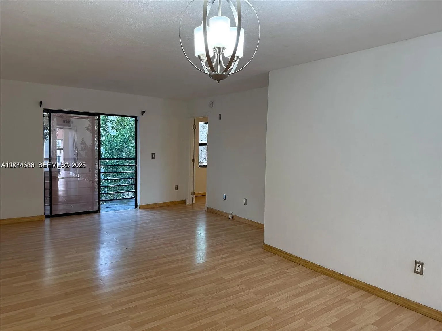 Monterey Two Condo — Photo 3