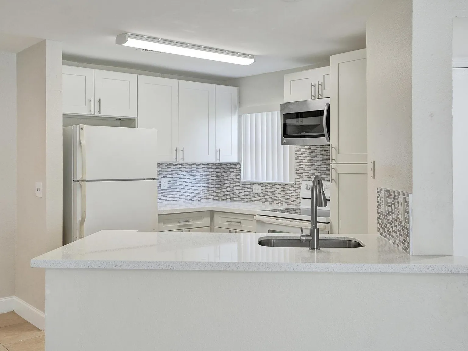 2 bed, 1.0 bath, 965 sqft, $2,195 — Photo 4
