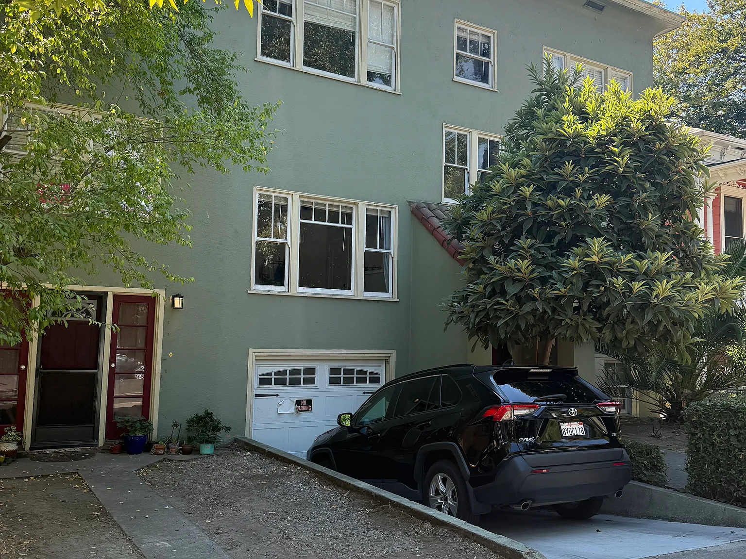 P St, Sacramento — Photo 2