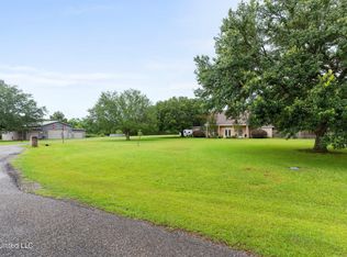 68 Pelitere Dr, Carriere, MS 39426