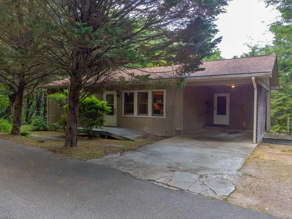 99 Stonewood Ln, Franklin, NC 28734
