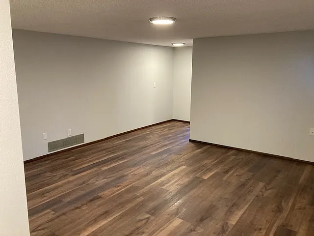 3125 W Indian Trail Rd — Photo 11